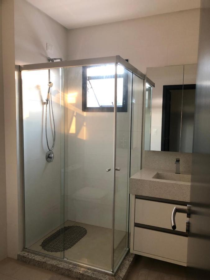 Nos Ingleses Com Piscina A 700m Da Apartamento