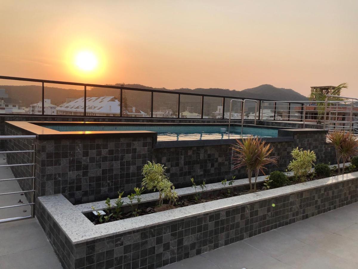 Apartamento Nos Ingleses Com Piscina A 700m Da *