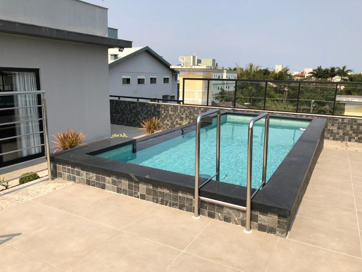Nos Ingleses Com Piscina A 700m Da Apartamento *